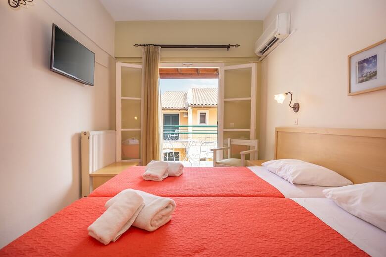 Hotel Omiros