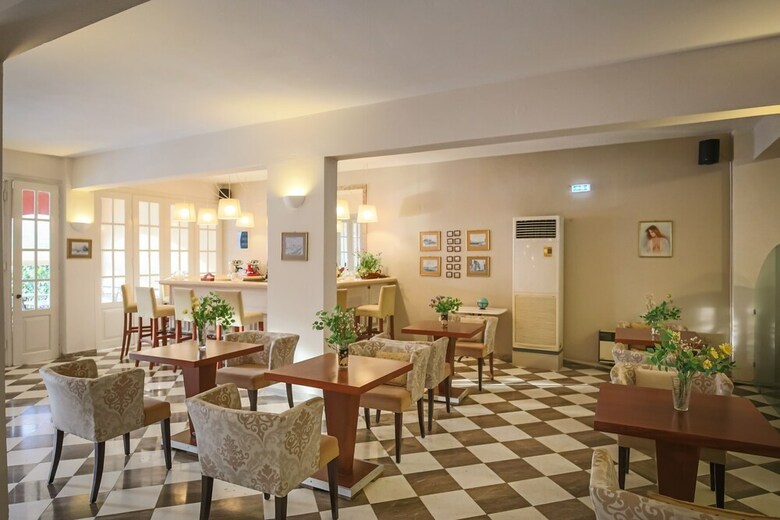 Hotel Omiros