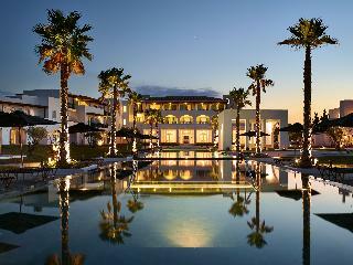 Hotel Lakopetra Beach