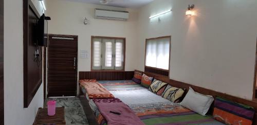 Hotel Budget Stay Between The Hills