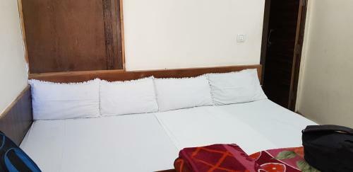 Hotel Budget Stay Between The Hills