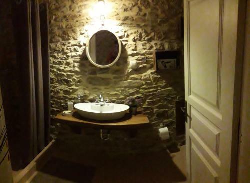 Hostal Paradosiako Saratsi - Traditional Guest House