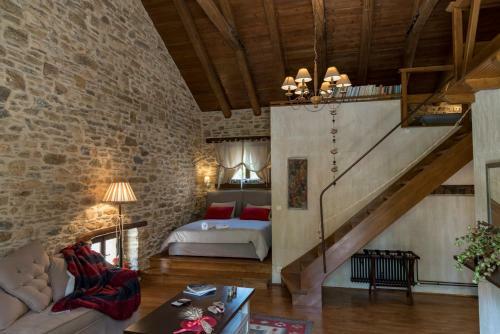 Hostal Paradosiako Saratsi - Traditional Guest House