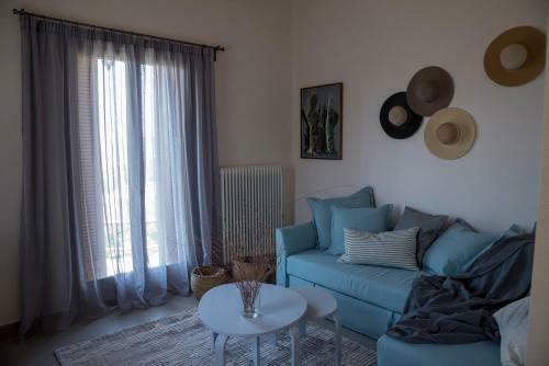 Hostal Paradosiako Saratsi - Traditional Guest House