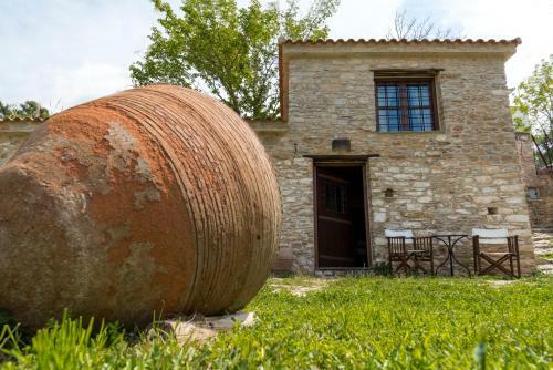Hostal Paradosiako Saratsi - Traditional Guest House