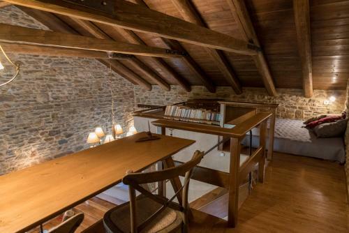 Hostal Paradosiako Saratsi - Traditional Guest House