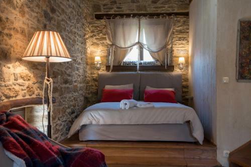 Hostal Paradosiako Saratsi - Traditional Guest House