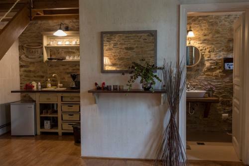 Hostal Paradosiako Saratsi - Traditional Guest House