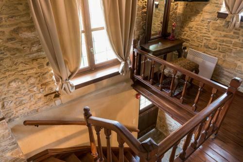 Hostal Paradosiako Saratsi - Traditional Guest House