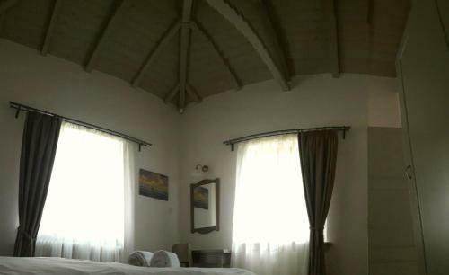 Hostal Paradosiako Saratsi - Traditional Guest House