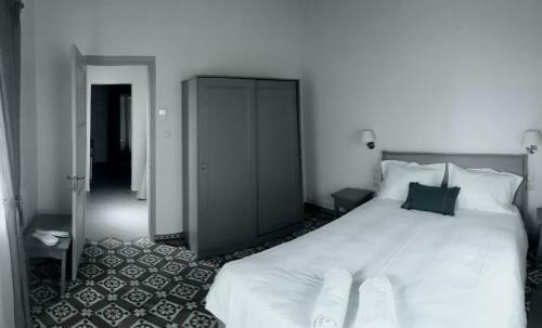 Hostal Paradosiako Saratsi - Traditional Guest House