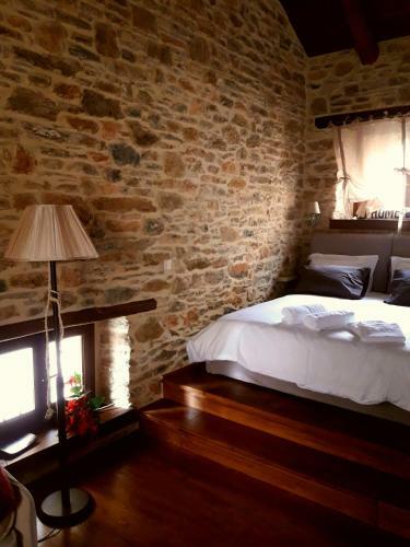 Hostal Paradosiako Saratsi - Traditional Guest House