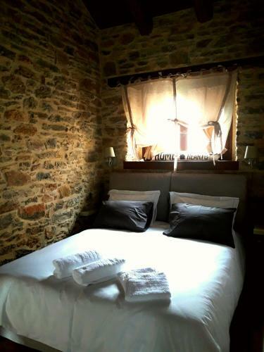 Hostal Paradosiako Saratsi - Traditional Guest House