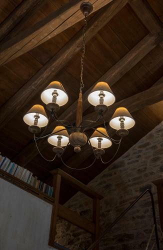 Hostal Paradosiako Saratsi - Traditional Guest House