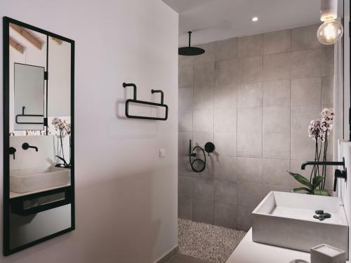 Hotel St. John Suites And Spa