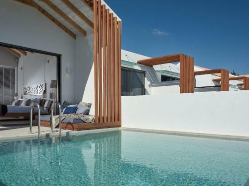 Hotel St. John Suites And Spa