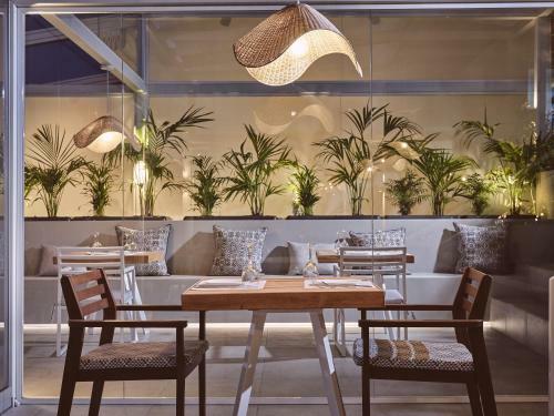 Hotel St. John Suites And Spa