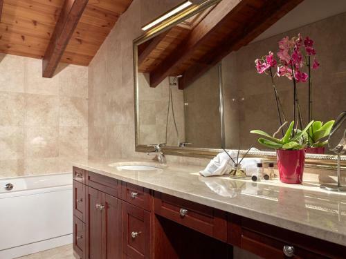 Mont Bleu Luxury Villa