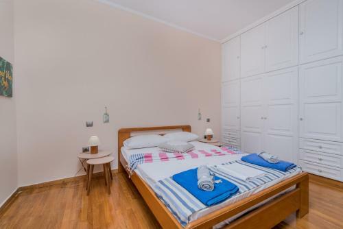 Iokasti Apartment