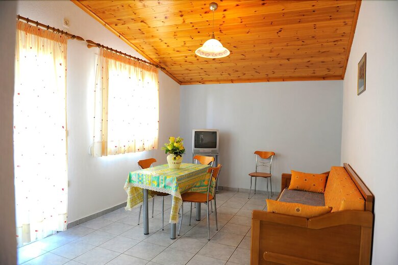 Apartamento Pansion Dina