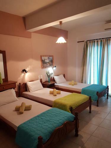 Hostal Glyfoneri Pension