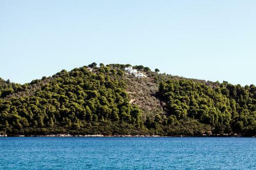Villa Magdani Private Residences