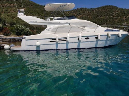 Motorboat "murano" In Skiathos