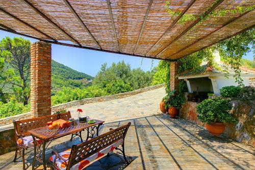 Skopelos Villa Sleeps 2 Pool Air Con Wifi
