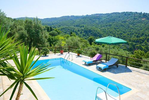 Skopelos Villa Sleeps 2 Pool Air Con Wifi