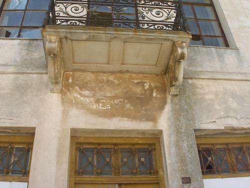 Villa Adamite