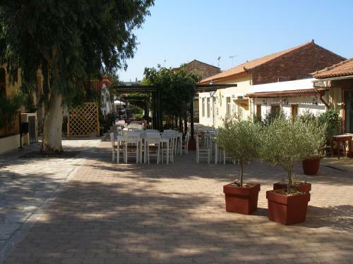Villa Adamite