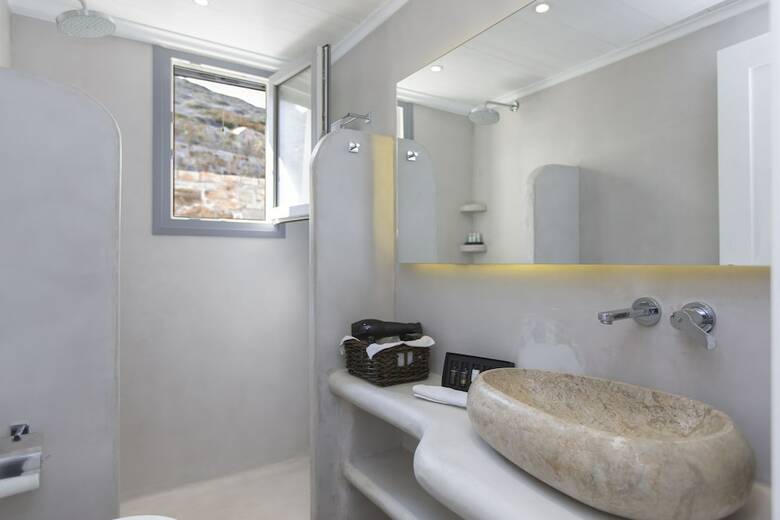 Naxos Rock Villas