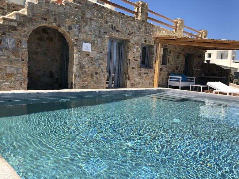 Naxos Rock Villas