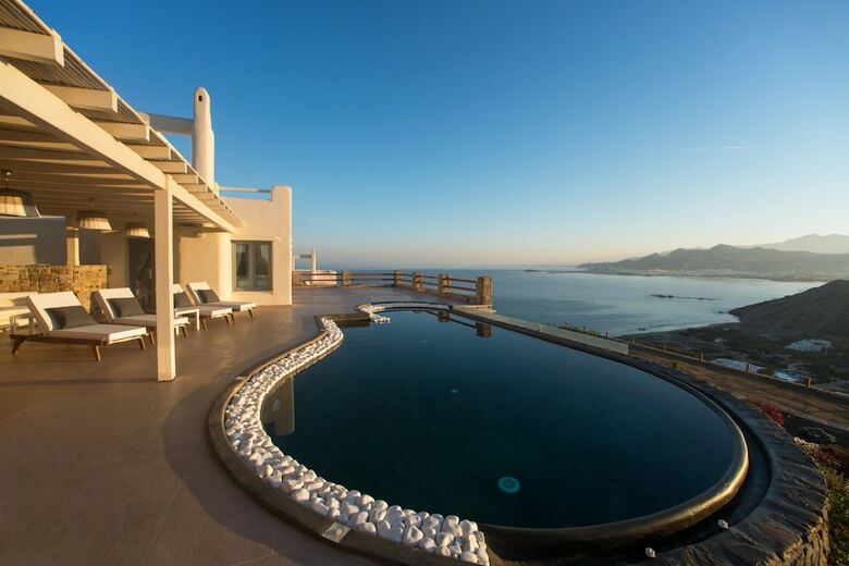 Naxos Rock Villas
