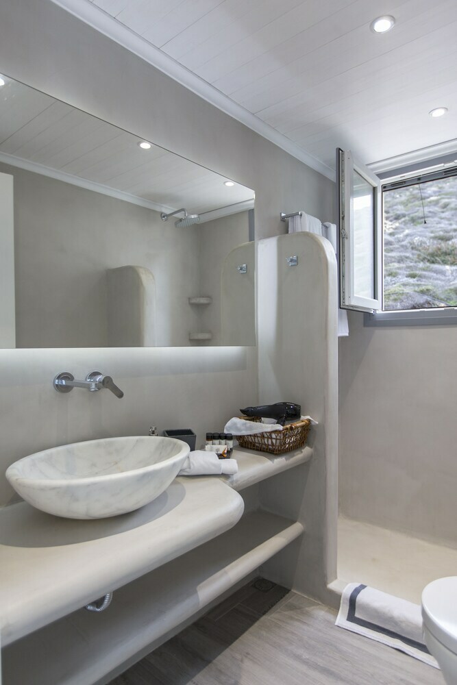 Naxos Rock Villas