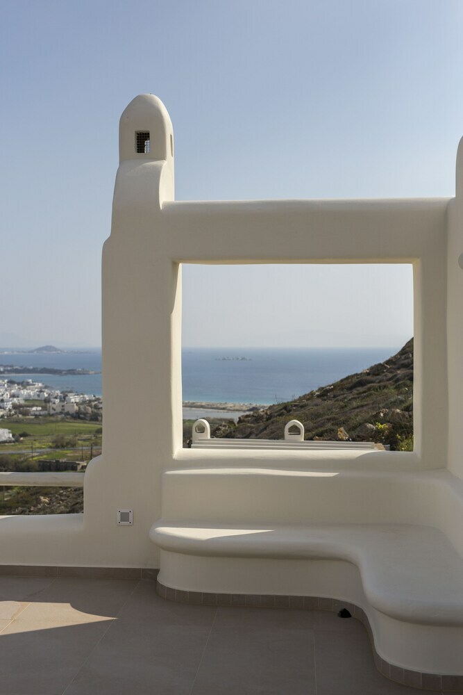 Naxos Rock Villas