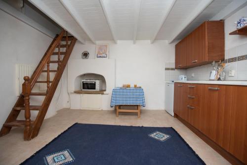 Kaitoula Apartment Up