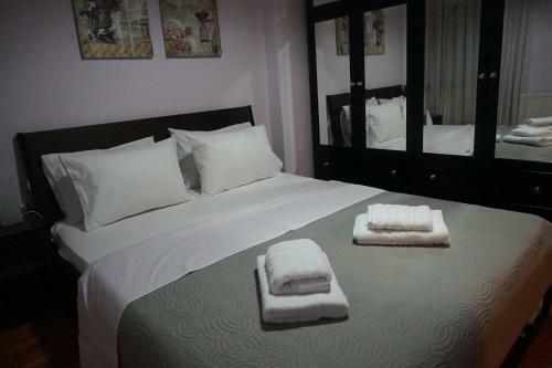 Navarino Square Apartment
