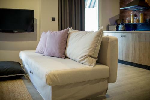 Thesseasyliving Apartments