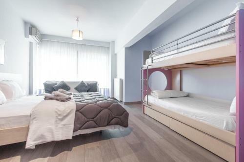 Cosmopolitan Sea View Apartment