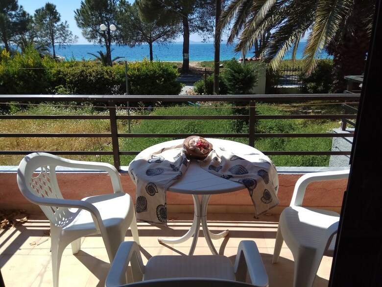 Toroni Apartments Hotel
