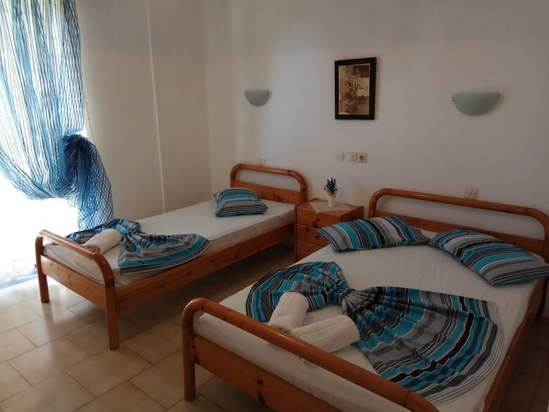 Toroni Apartments Hotel