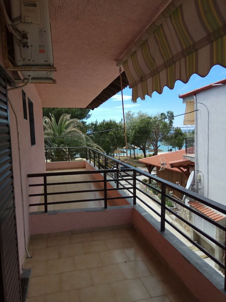 Toroni Apartments Hotel