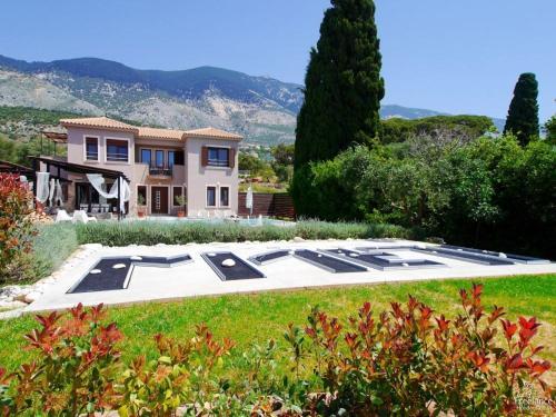 Trapezaki Villa Sleeps 6