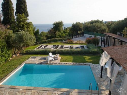 Trapezaki Villa Sleeps 6