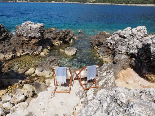 Villa Alma Lefkada- Sea Front Villa