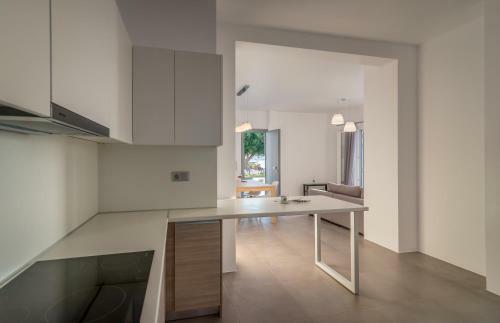 Milos Waves Luxury Apartments