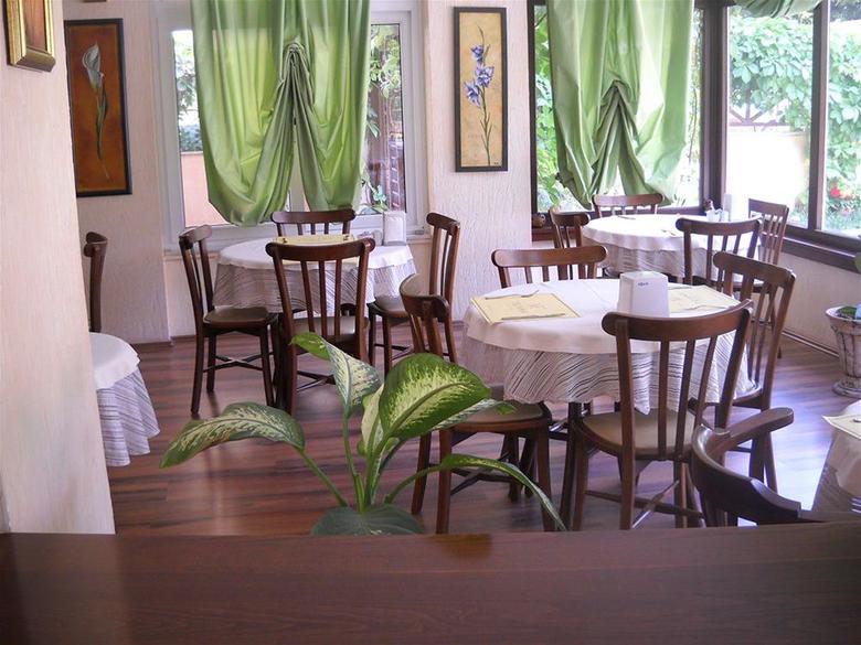 Triana Hotel