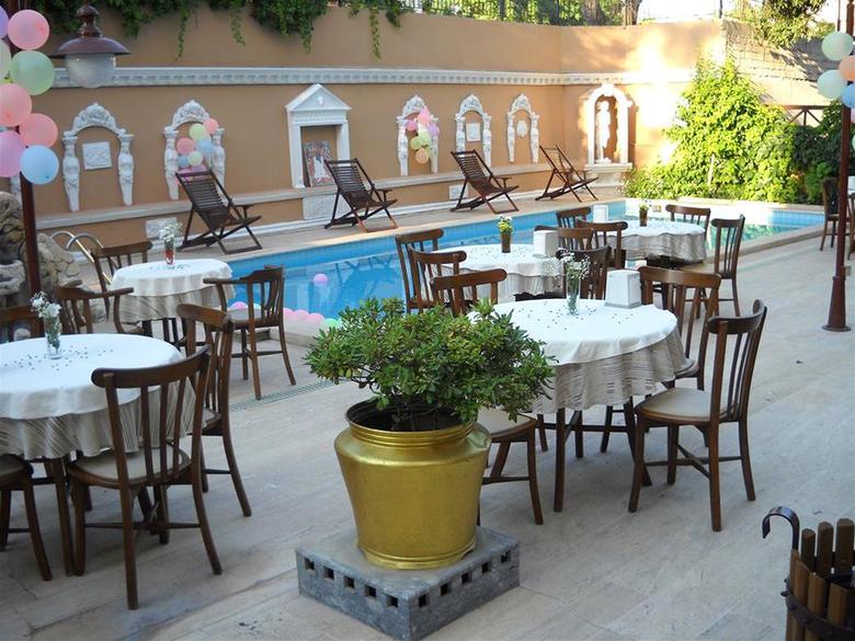 Triana Hotel