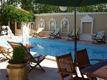 Triana Hotel